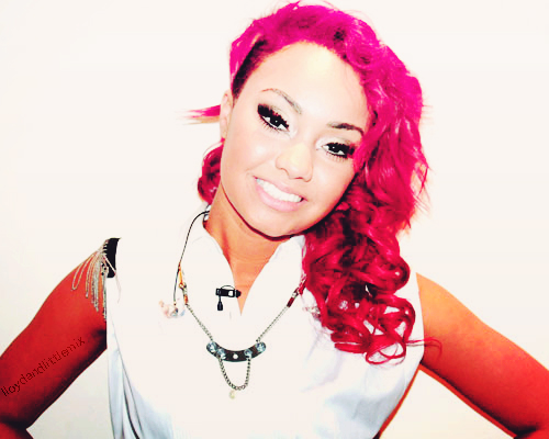 leigh-anne-pinnock-leigh-anne-pinnock-27723914-500-400